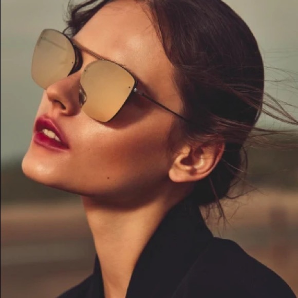 OLIVER PEOPLE ZIAN SUNGLASSES
BRAND NEW